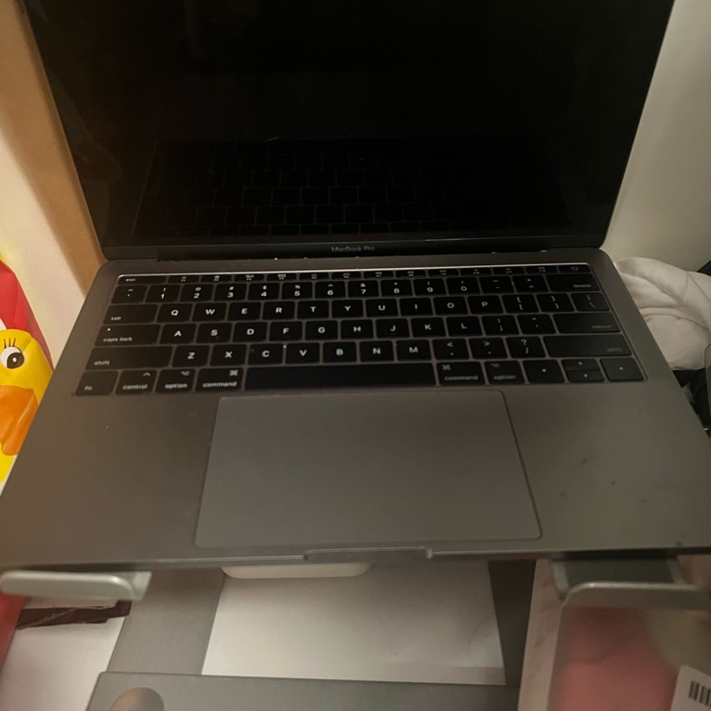 MAC BOOK PRO - Picture 4 of 4